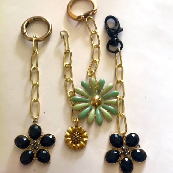 HAND MADE BLING FOR YOUR BAG ZIPPERS or KEYCHAIN SET OF 4 FLORAL THEMED GOLDTONE - Picture 1 of 8